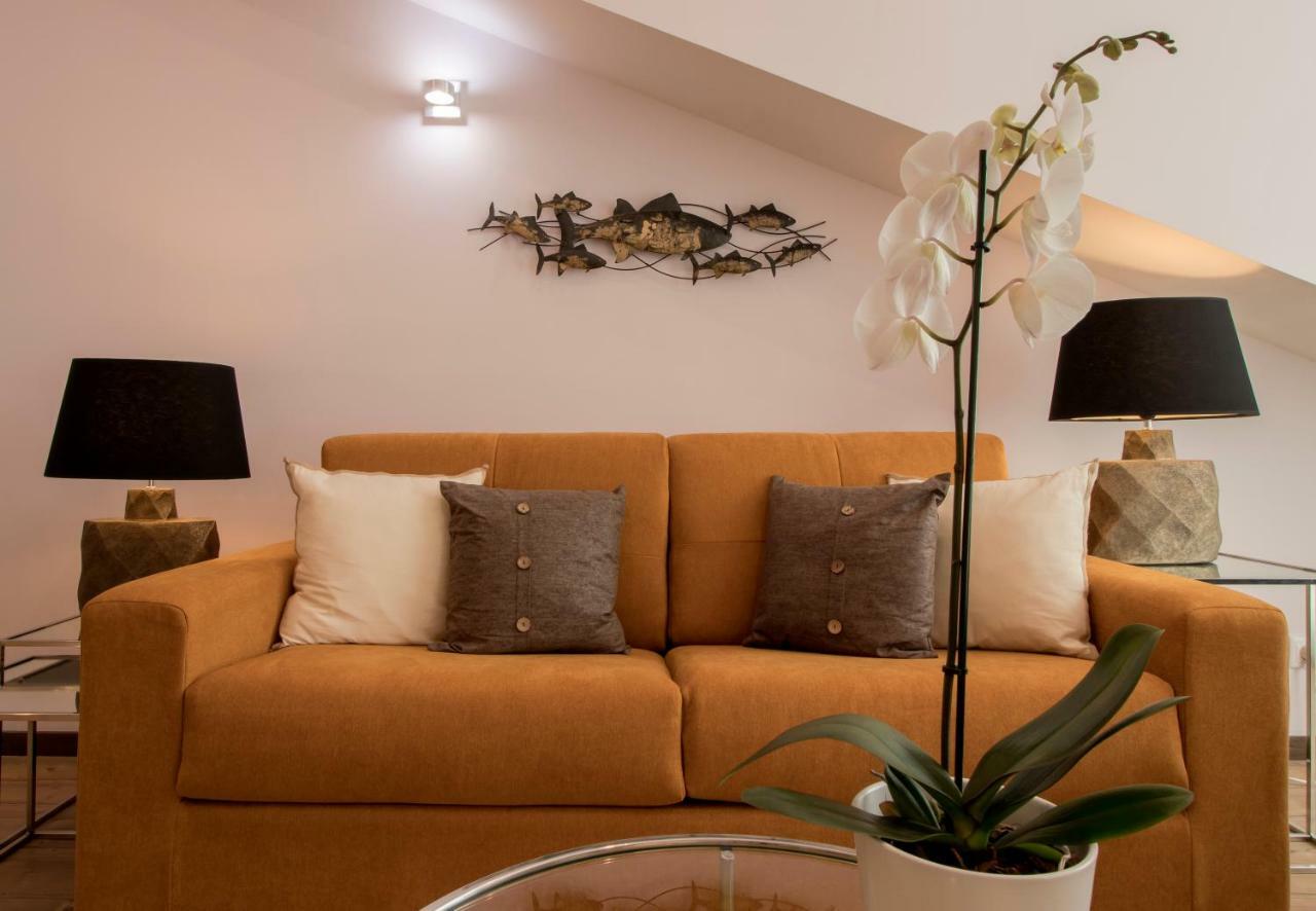 Apartamentos Rosa Do Bairro Alto Lisbon Exterior photo